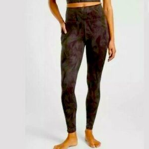 Athleta Salutation Stash II printed tight size L 10 12 Ava Black